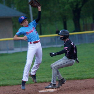 With authority, East York 13U 'AA' shakes up the TP 13U defense with a heebie-jeebies steal of second base in the fifth frame.